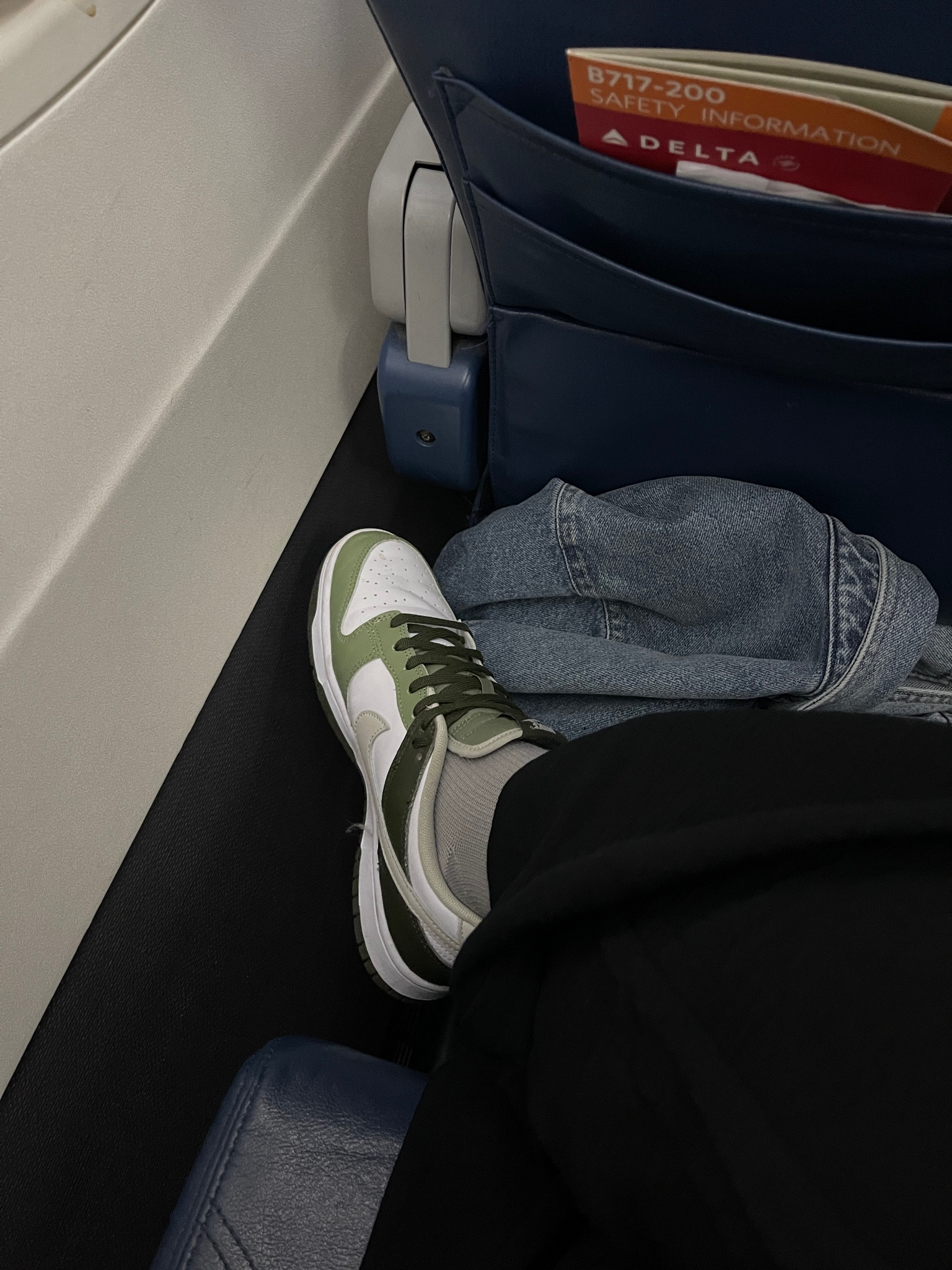 My favorite shoes at the moment! This color way is now only available on stocks but I linked similar ones as well!

#LTKshoecrush