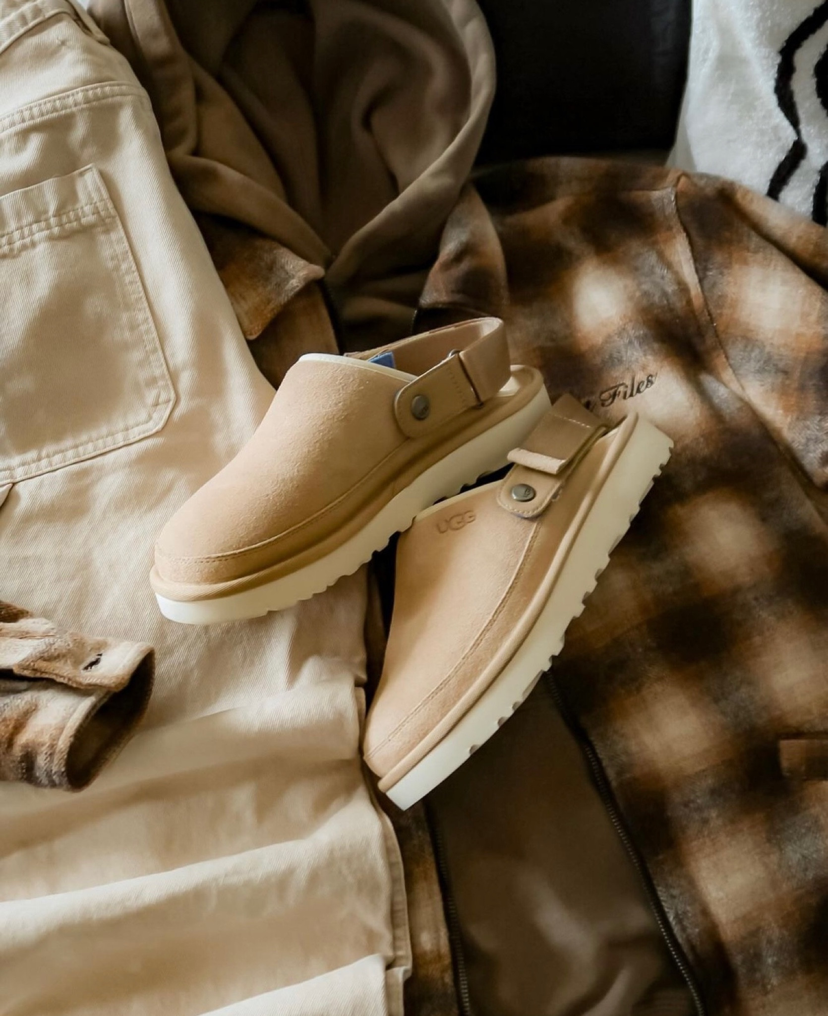 These uggs are perfect for fall winter. Would definitely waterproof them depending on where you live 

#LTKSeasonal #LTKGiftGuide #LTKmens