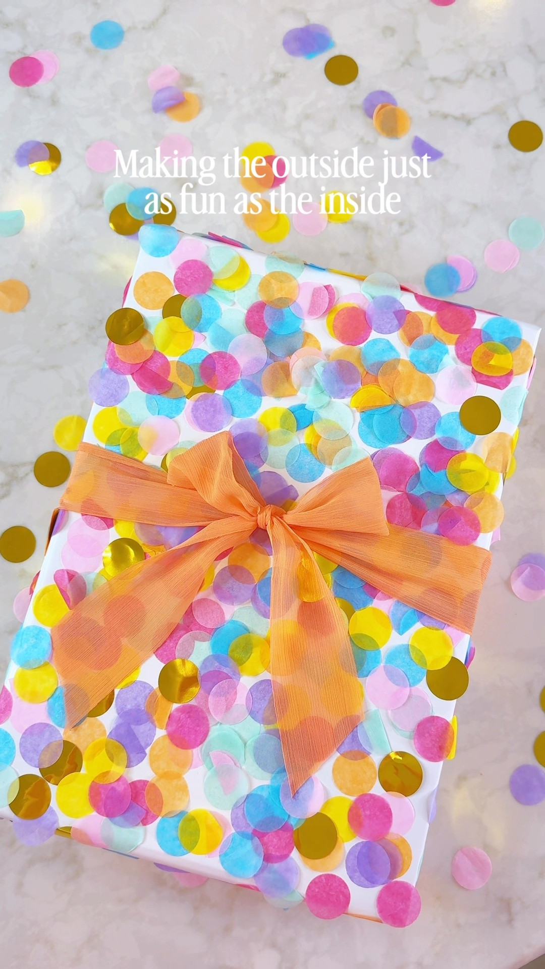 One of my favorite gift wrapping ideas 🎉 White wrapping paper + glue stick + lots of oversized confetti + a big bow🎁💖✨