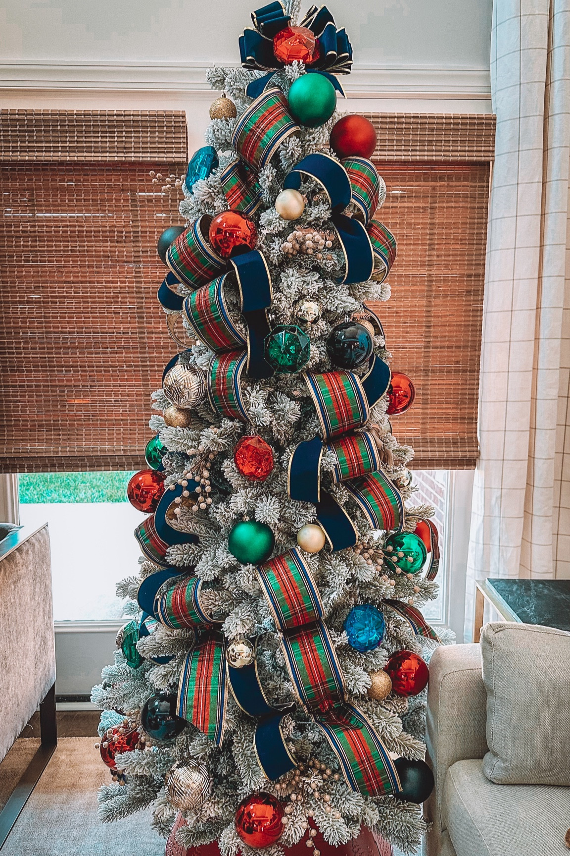 Christmas vibes are here! Isn’t it magical! 🎄❤️

#christmastree #christmastrees #christmasdecor #christmas #kingofchristmas #ribbon #christmastreedecorations #decorations #ornaments #curtains #bambooblinds 

#LTKhome #LTKSeasonal #LTKHoliday