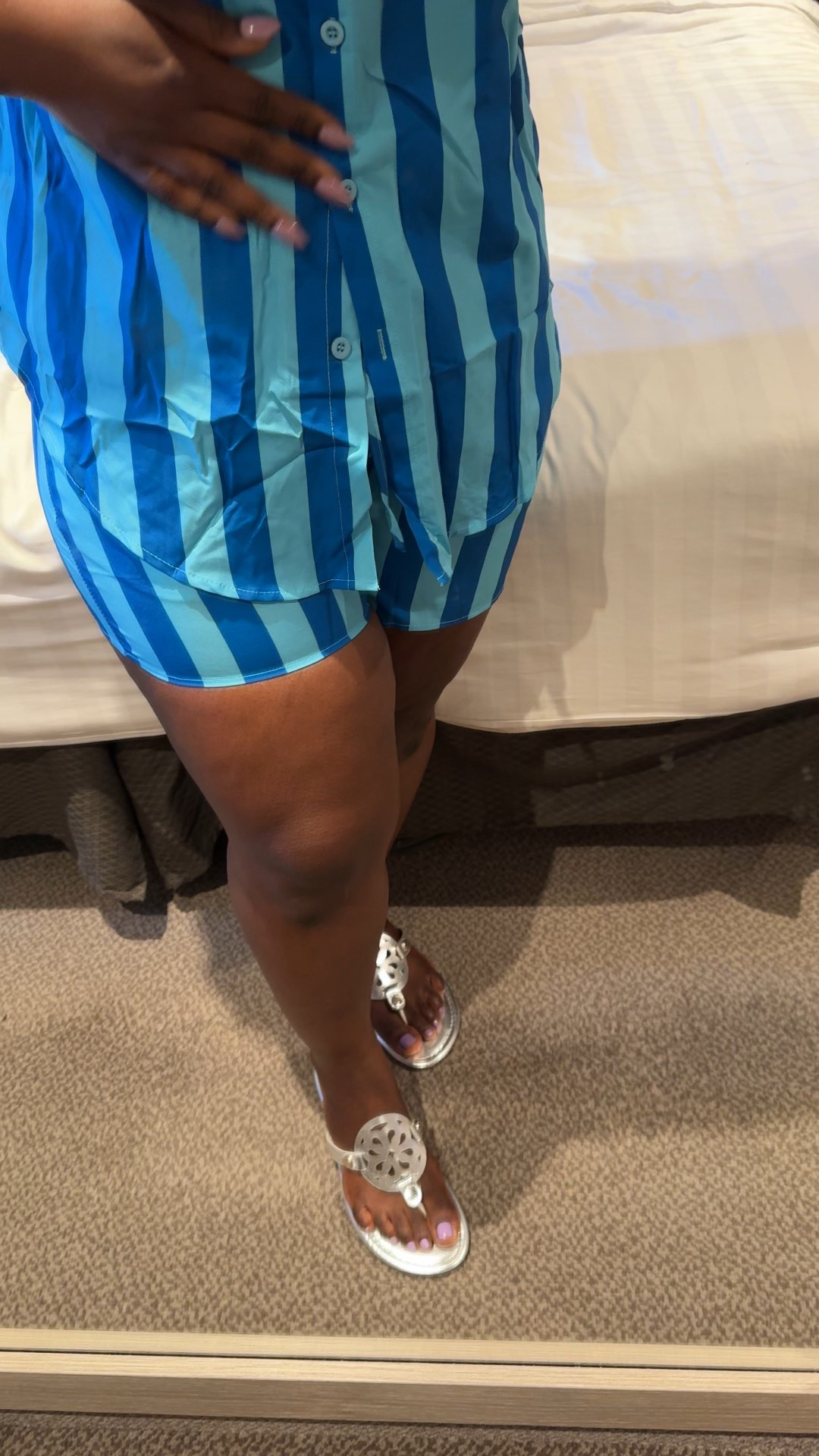 For reference I’m wearing an 8/10 Large. I’m 5’ normally a size 10