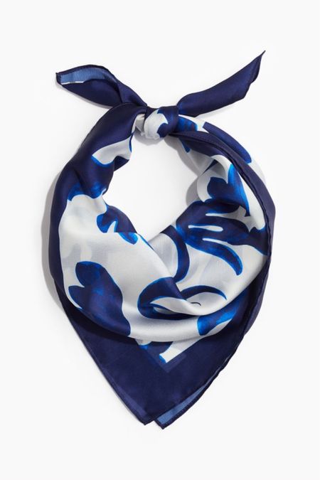 Blue and white patterned square bandana scarf 

#LTKSeasonal #LTKstyletip #LTKfindsunder50