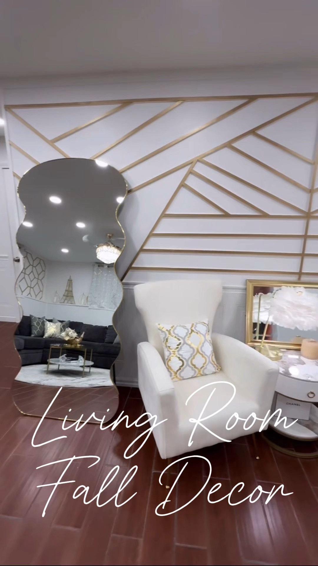 ✨Living Room Fall Decoration✨ 


#falldecorations #falldecoratingideas #falldecoration #livingroom #livingroomdecor #fallstyle 
#fall2024 #fall #falllivingroom #asmrsounds #sahm #latinamom #organized #organizedhome #LTKVideo 

#LTKSeasonal #LTKHome