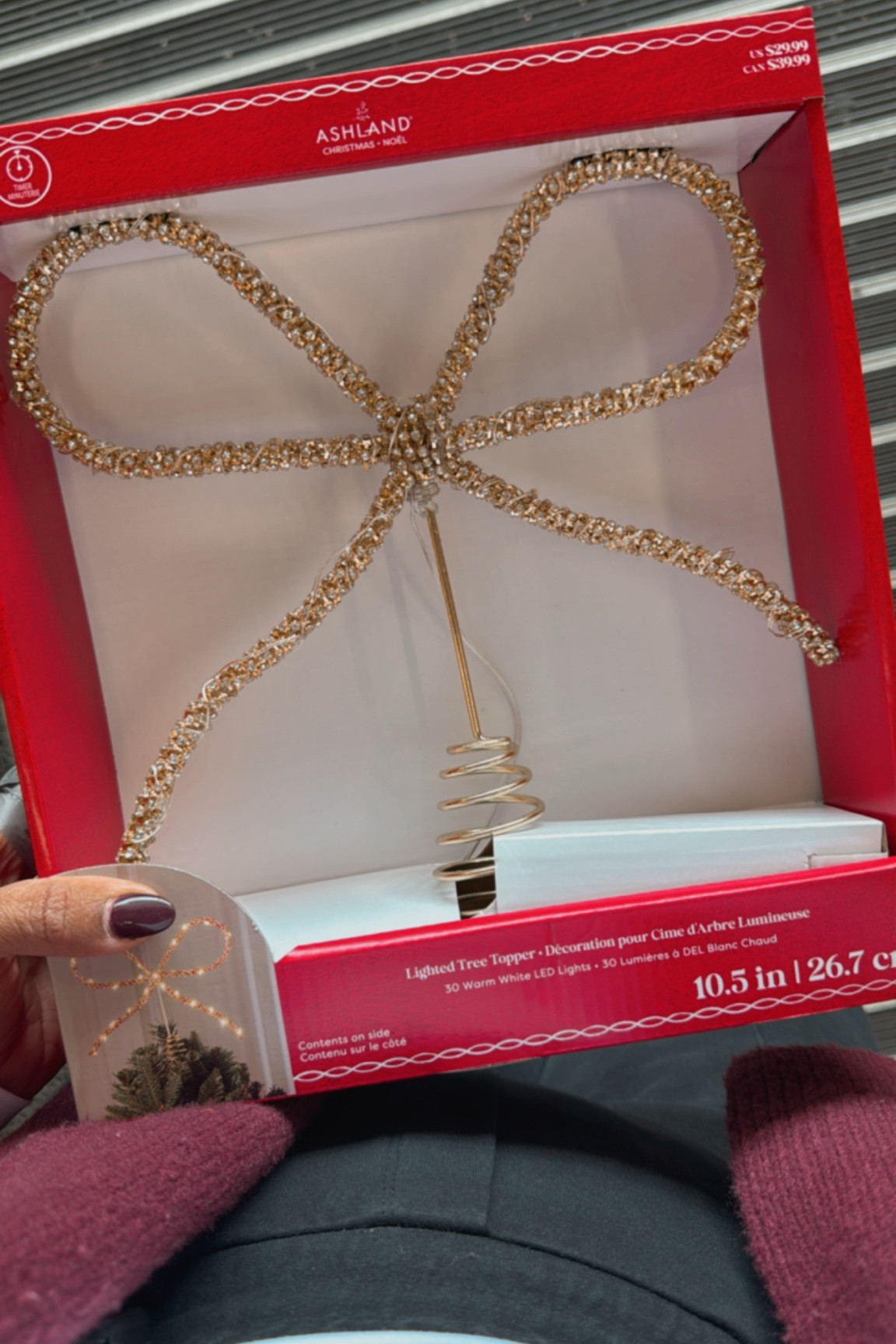 It's thinner but it lights up!!!! If your home goods store is sold out of the viral bow tree topper, run to @Michaels Stores for a similar
#michaelschristmas #michaelshaul 
#michaelsfinds #christmas #christmas2024 #christmastiktok #christmasdecor #christmastree #treetopper #bowtreetopper #bowtrend

#LTKHoliday #LTKGiftGuide #LTKSeasonal