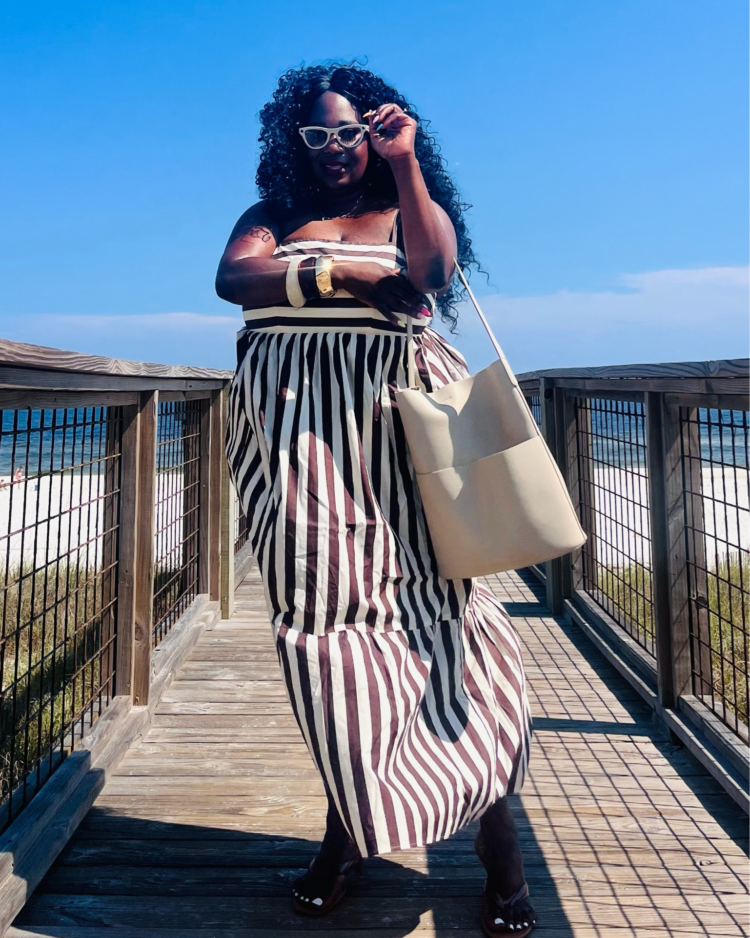 @OAK + FORT #ad #sponsored

LOVING my new Oak + Fort City tote! This oatmeal color is the same color as our beautiful white sand beaches 🏝️