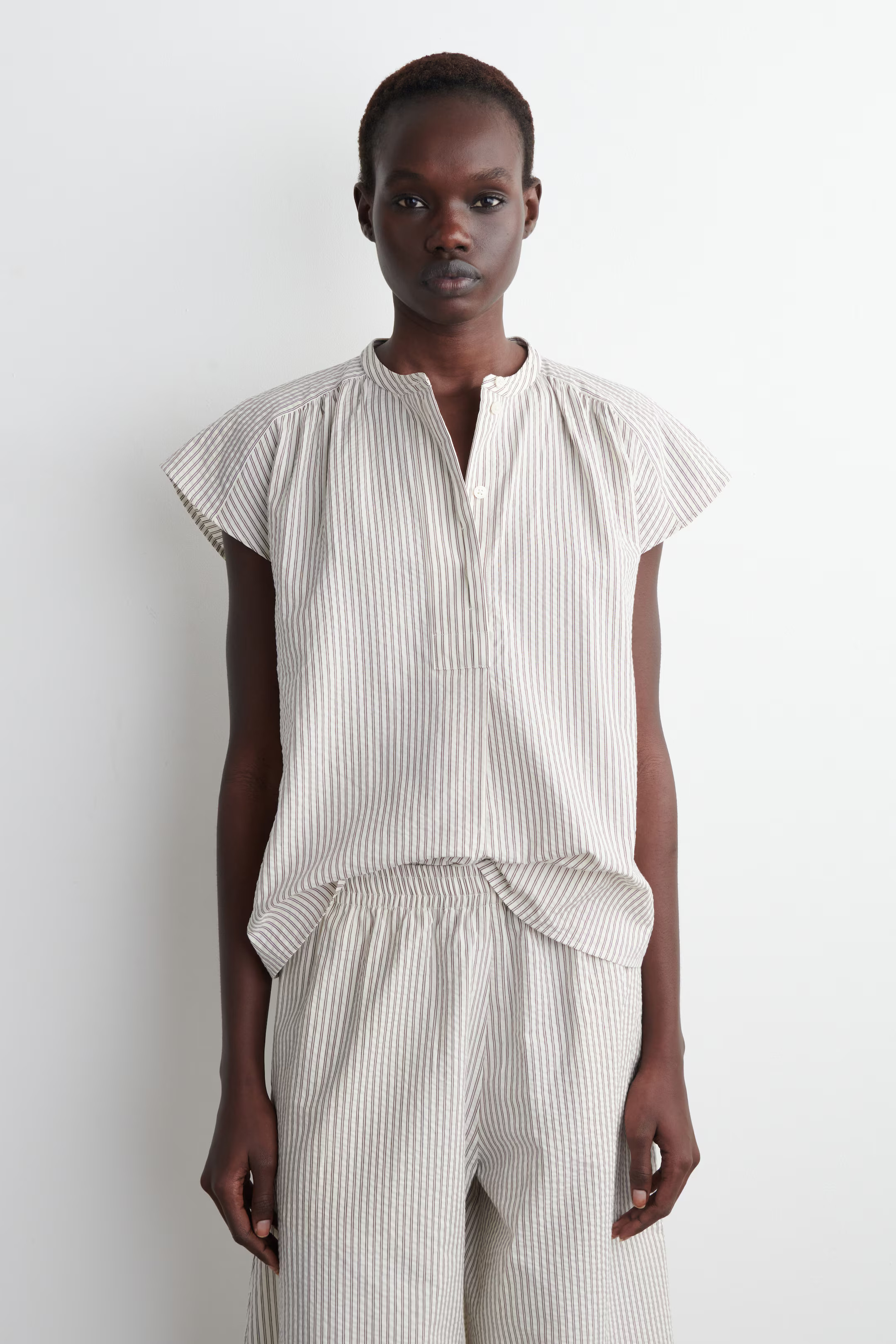 STRIPED SEERSUCKER FLARED-SLEEVE BLOUSE - WHITE / STRIPED | COS | COS (EU)