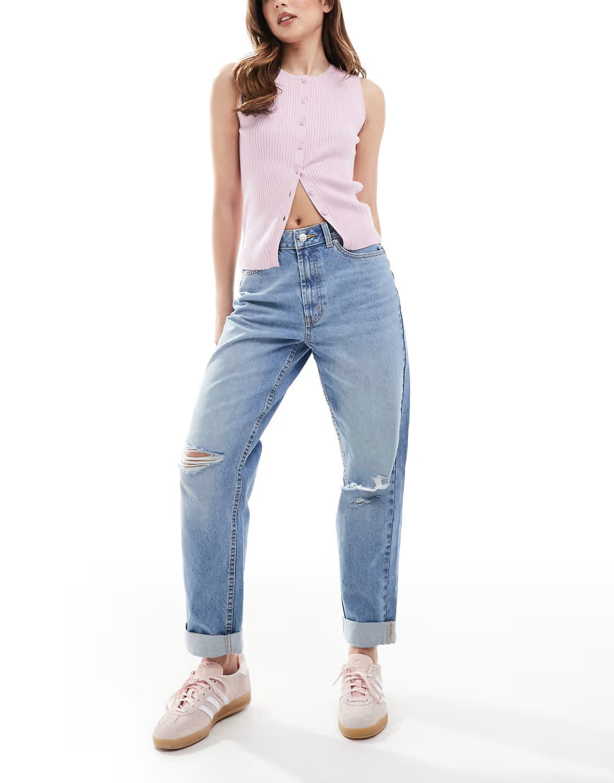 ASOS DESIGN high rise relaxed mom jeans in mid wash with knee rips-Blue | ASOS (Global)