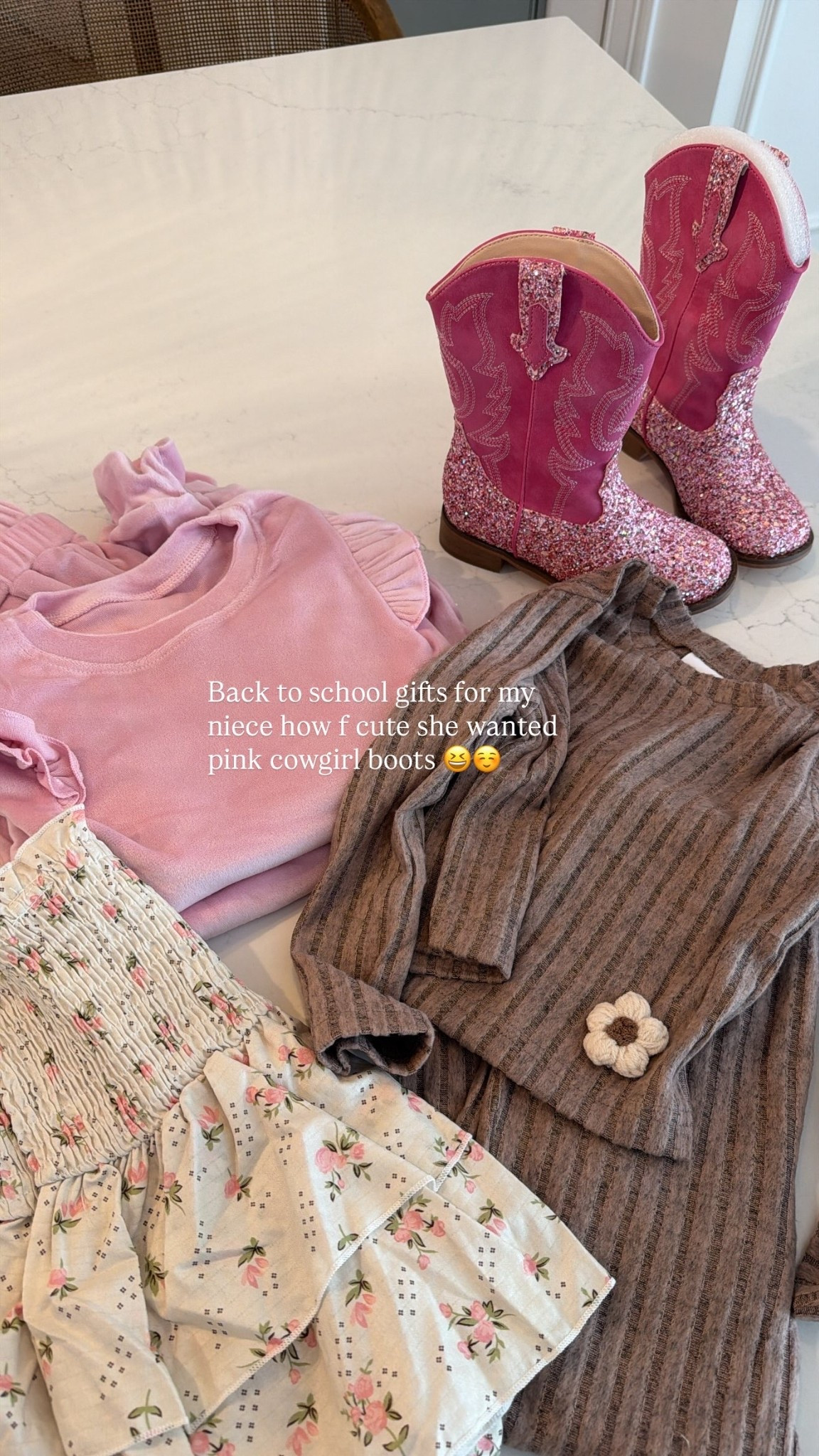 Back to school gifts for my niece how f cute she wanted pink cowgirl boots 😆☺️