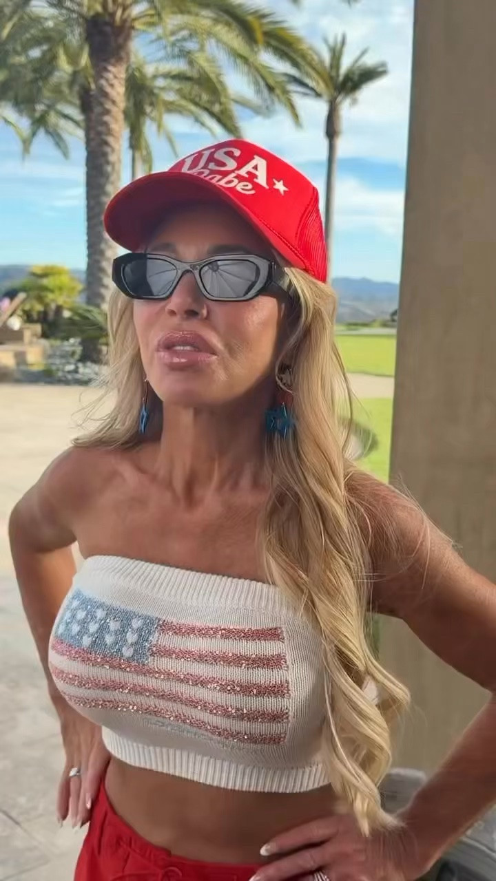 So many of you asked abput this American flag tube top!

Linking it here for future summer outfit inspos ❤️🤍💙

#sunmer #FourthOfJulyOutfit #TubeTop

#LTKootd #LTKSeasonal #LTKPetite