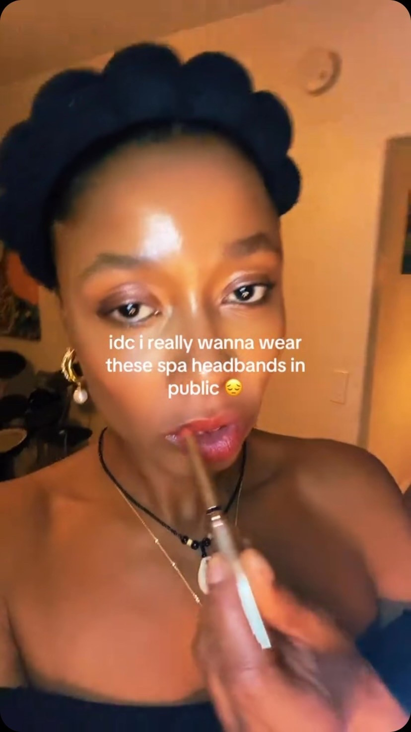 they’re just so comfy, that’s all 😭 l!nking mine on my LTK (i got a 2-pack w black and blue!!)
.
.
.
lipgloss, lip combo, lip liner, lipstick, clean beauty, winter makeup, natural makeupp #ltkparties #ltkbeauty #ltkstyletip winter makeup look, natural winter makeup, natural makeup tutorial, winter makeup tutorial
.
.
.
#wellnesswithlele #winterlook #lipcombos #cleanbeauty #antiaging #beachbeauty #cleangirl #winter #comedy #married #naturalmakeuplook #blush #softlaunch #winterfit #lipcombo #wintermakeuplook  #ltkparties #ltkbeauty #divinefeminine #feminineenergy #awakened #makeup