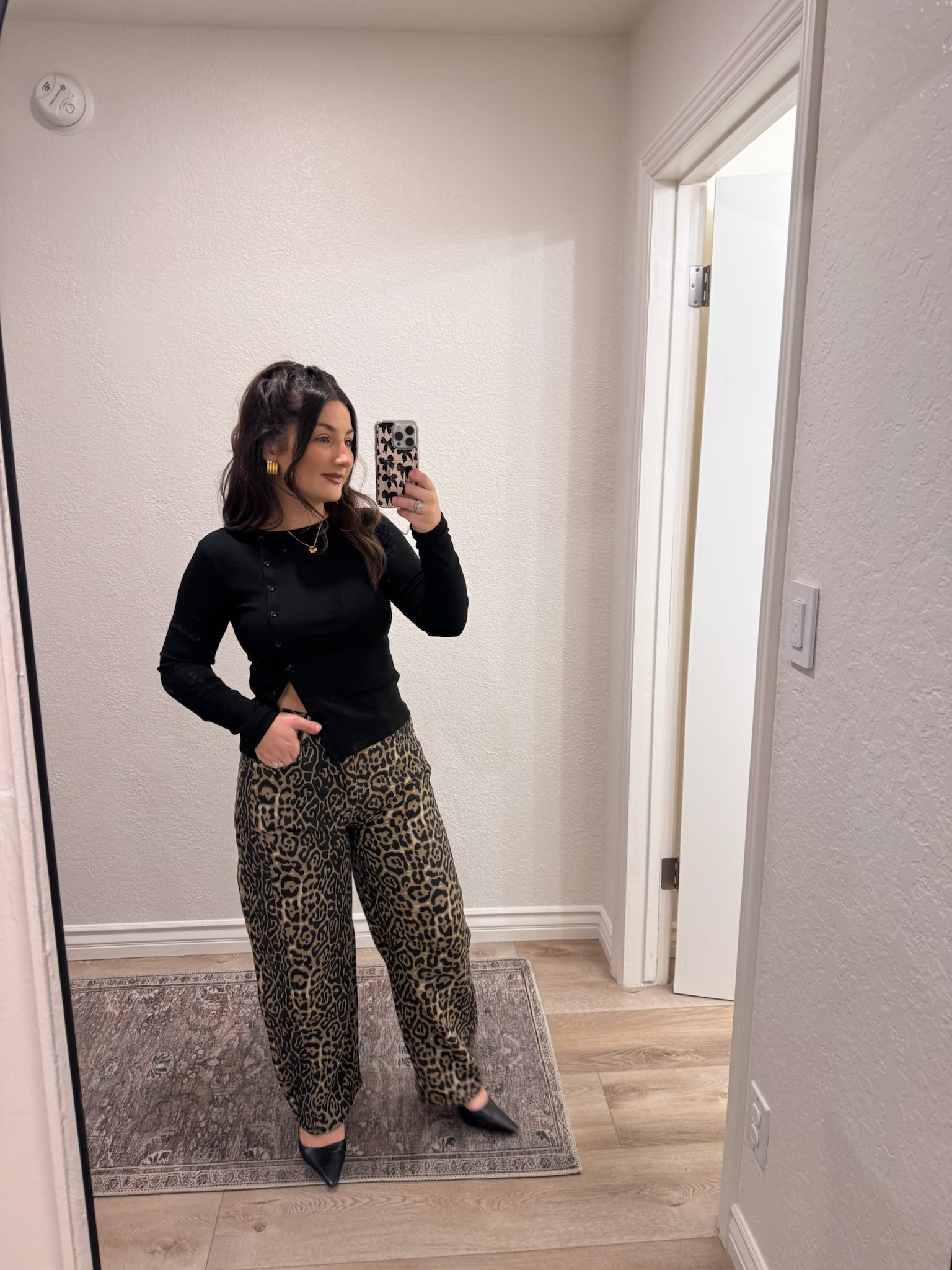 Petite friendly outfit!! 

Ribbed long sleeve top size small, jeans size 6 color light leopard (5'0" 140lbs) 

#ootd

#LTKSaleAlert #LTKPetite #LTKFindsUnder50