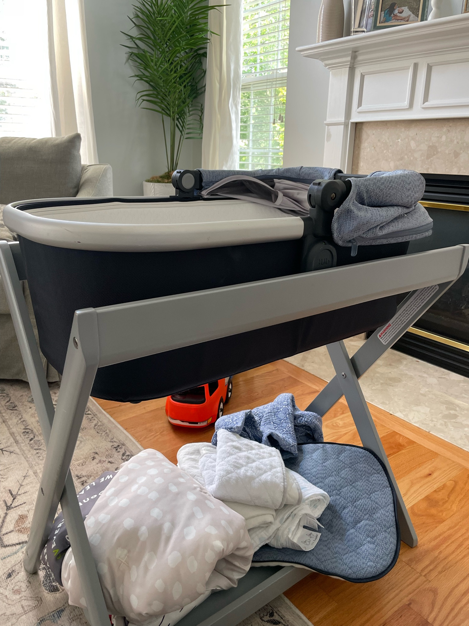 Bassinet stand cheap for uppababy