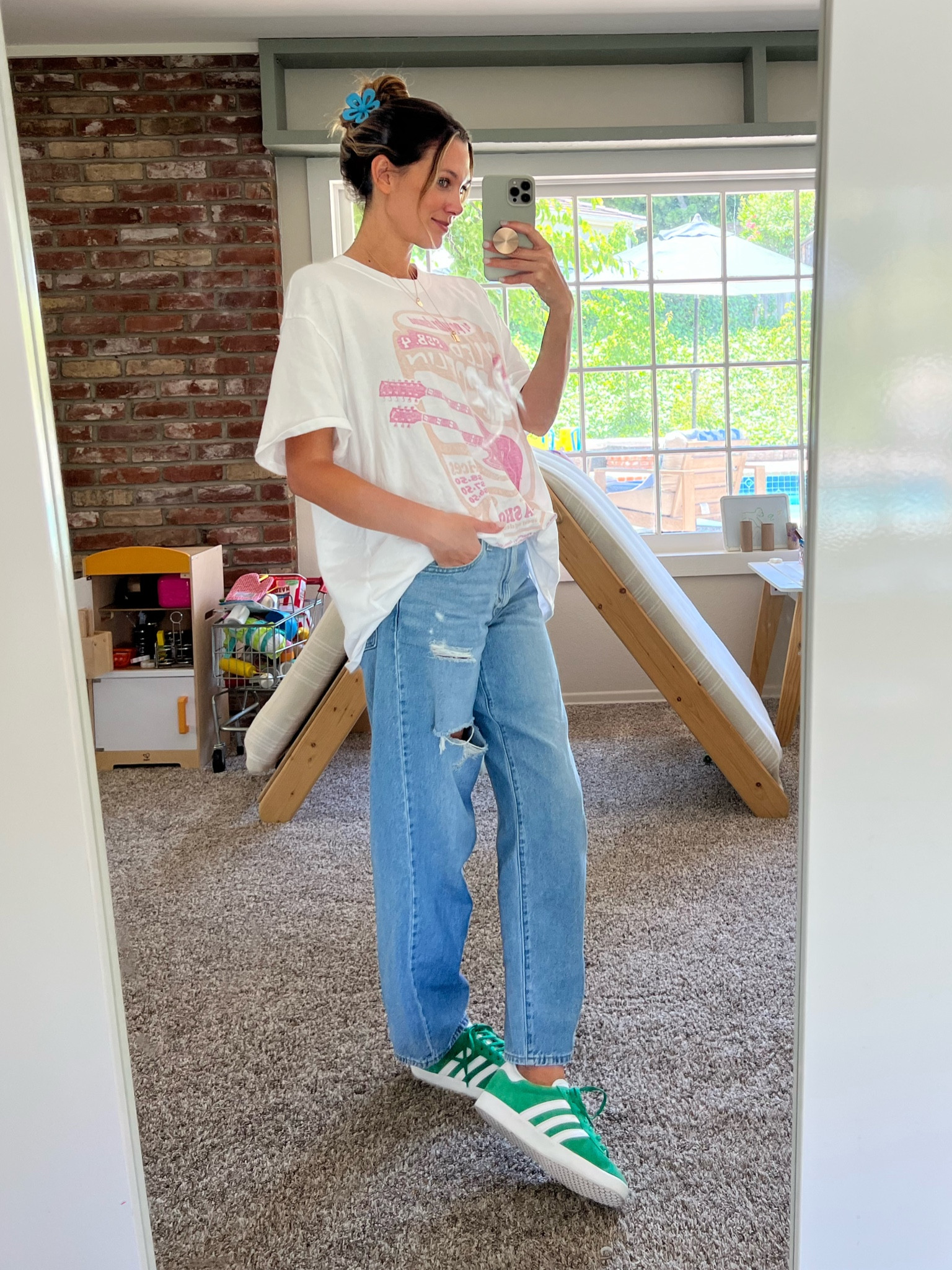 Old Led Zepplin shirt from Abercrombie in size XL, pants 26, shoes TTS