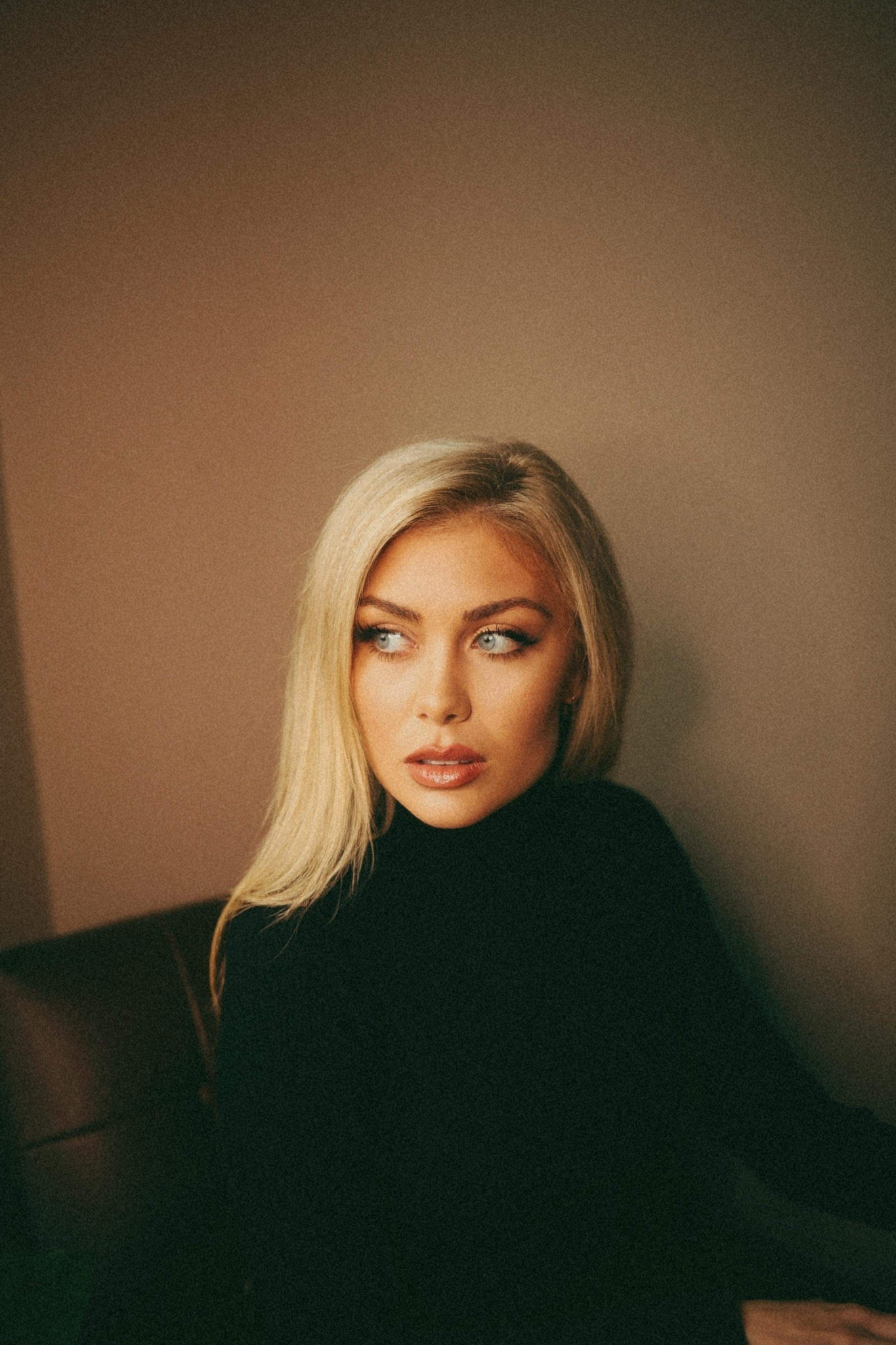 Chanel Les Beiges is my everyday glow-in-a-bottle foundation ✨ I paired it with my Heaven Mayhem dupe earrings that look designer-inspired but are such a good affordable find. Both are linked because they’re two of my go-to everyday favorites that make getting ready feel simple but polished.

#ChanelLesBeiges #ChanelMakeup #HeavenMayhem #HeavenMayhemDupe #AmazonFinds #AmazonDupes #AffordableFinds #DesignerDupe #EverydayGlow #LTKFinds

#LTKFindsUnder50 #LTKCyberWeek

#LTKValentine

Comment SHOP below to receive a DM with the link to this post on my LTK ⬇ https://liketk.it/5SsIe #ltkbeauty #ltksalealert #ltkpetite 😊

Comment SHOP below to receive a DM with the link to this post on my LTK ⬇ https://liketk.it/5YfI0 #ltkbeauty #ltkspringsale #ltkgrwm #ltkmomlife

Comment SHOP below to receive a DM with the link to this post on my LTK ⬇ https://liketk.it/5YfKT #ltkbeauty #ltkootd #ltkdayinmylife

#LTKBeauty #LTKselfcare #LTKWorkwear