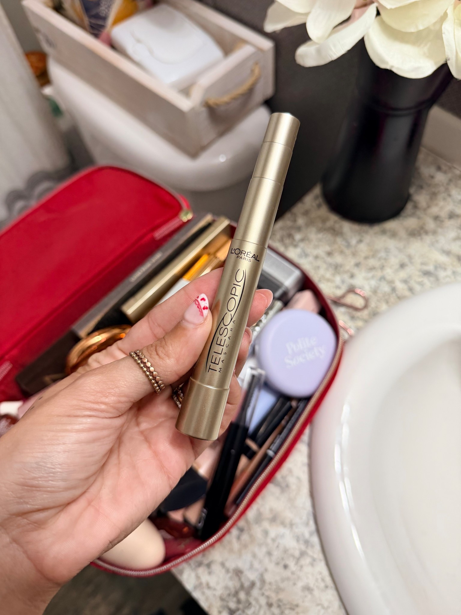 L’Oréal said hold on 2016 is back??? Then Telescopic needs to make its comeback 

#LTKgrwm #LTKmorningroutine #LTKBeauty