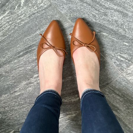 Since it was nearly 50°F in Seattle yesterday I took my new Margaux Ballet Flats out for a spin and I love them!! Given the cut I assumed they would flop off of my feet often, but surprisingly they stay on great! Love this feminine, polished take on the mule slide and already want more colors!

#LTKshoecrush