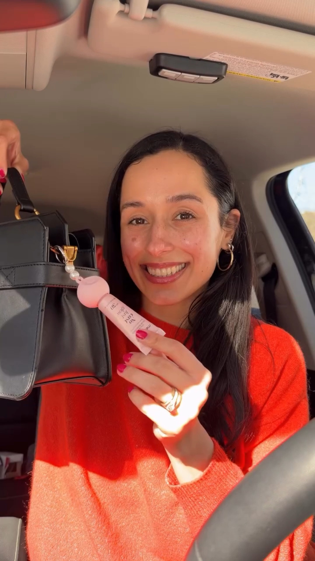The kind of SPF that protects and gives your skin that healthy glow ✨☀️ No cast, just radiance.

@medicube_global_official 

#medicube #nocastjustglow #sunscreen