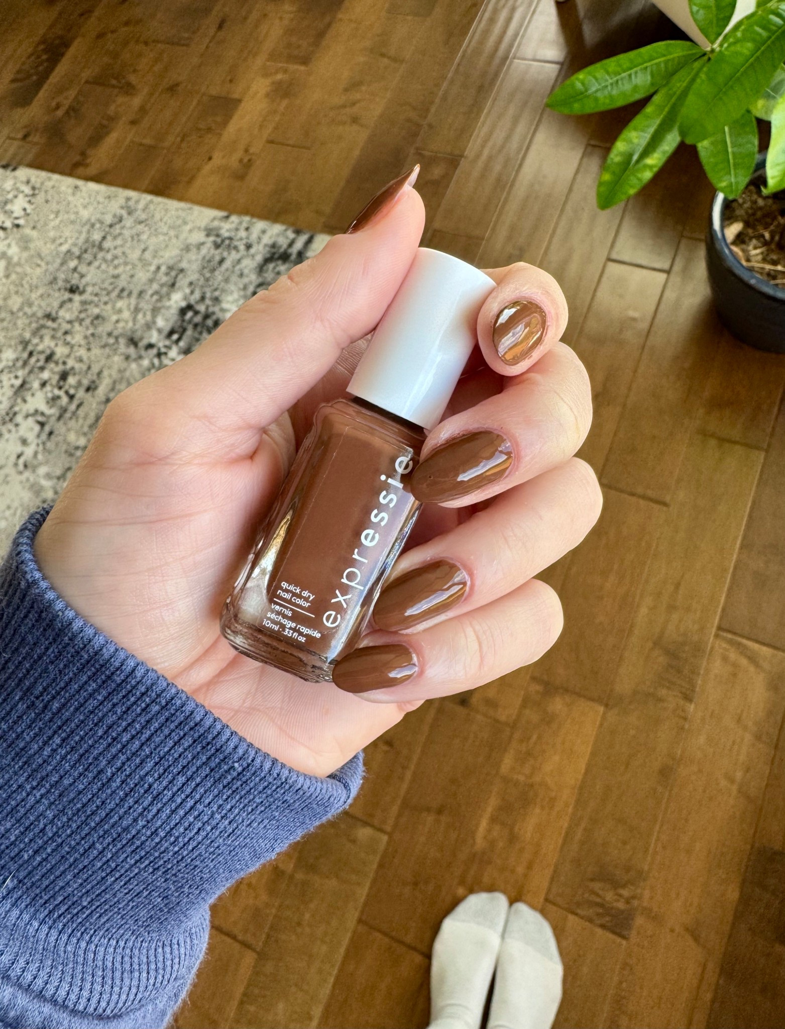 Essie quick dry, cold brew crew nail polish 