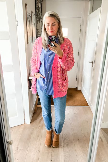 Ootd - Thursday

A pink bouclé cardigan over a blue striped buttondown shirt paired with blue Levi’s 501 jeans and Ugg Classic mini boots. 



#LTKeurope #LTKover40 #LTKstyletip