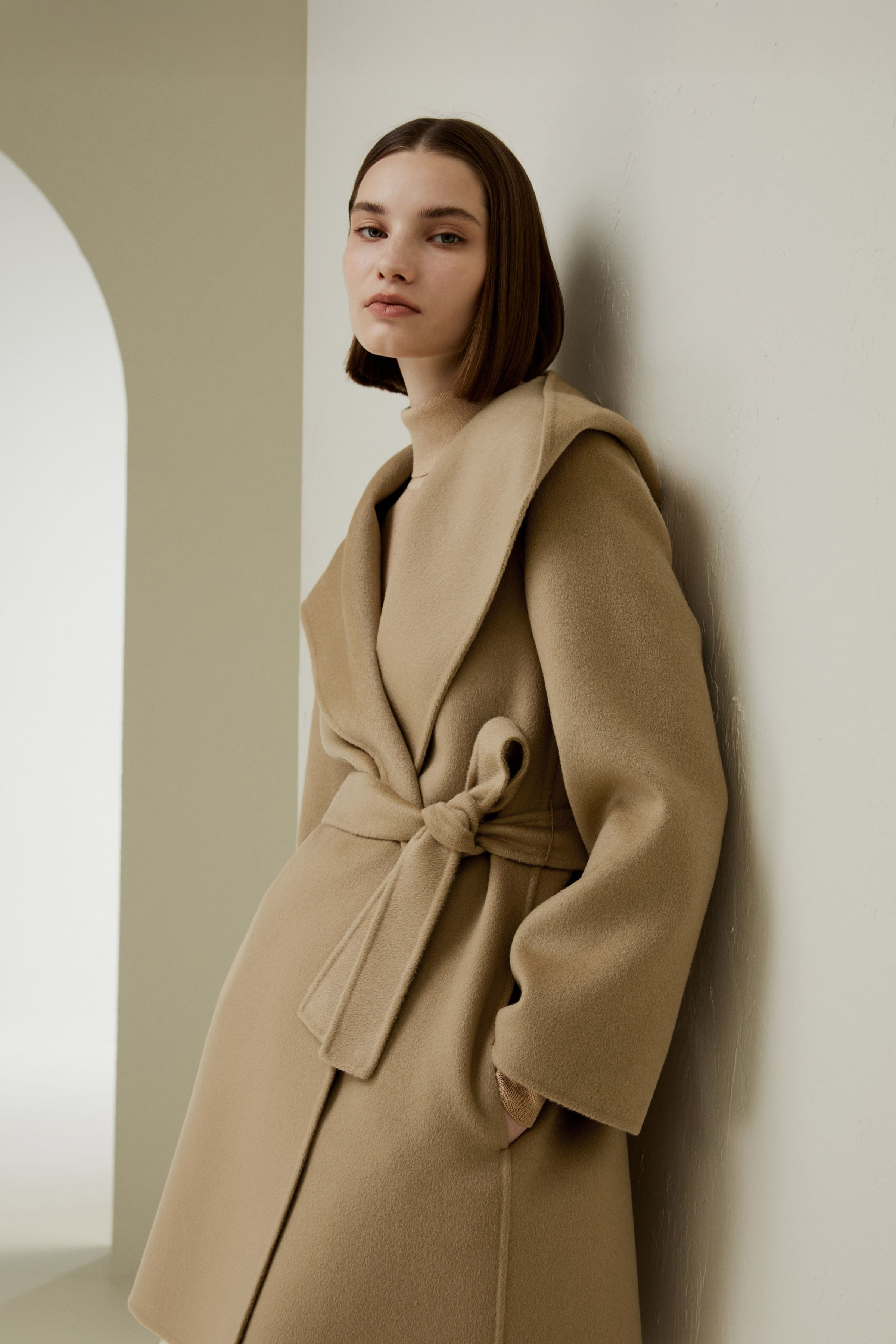 Cashmere-Wool-Blend Belted Short Hooded Coat | LILYSILK