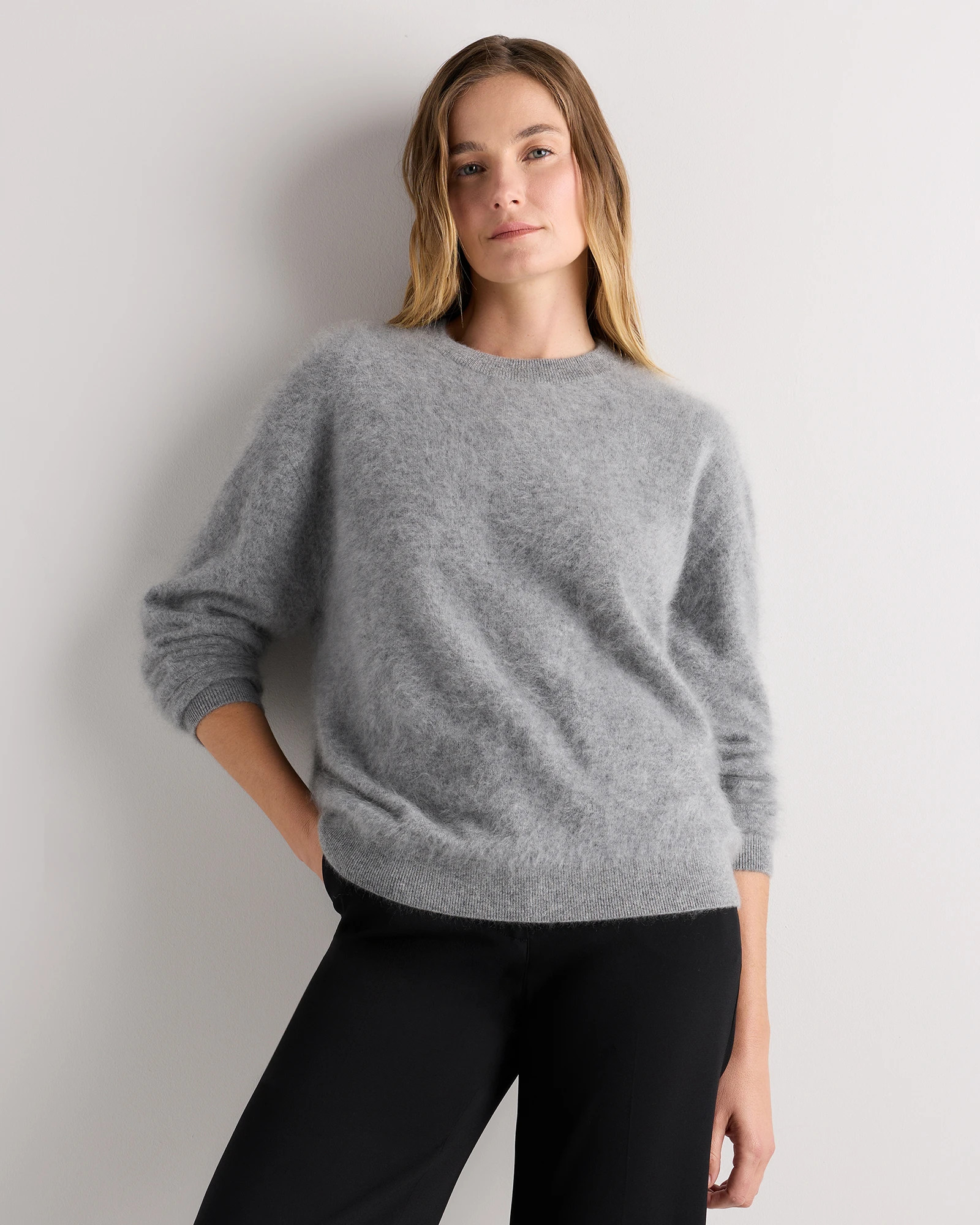Quince | Women's Brushed Cashmere Relaxed Crewneck Sweater in Heather Grey, Size Large | Quince