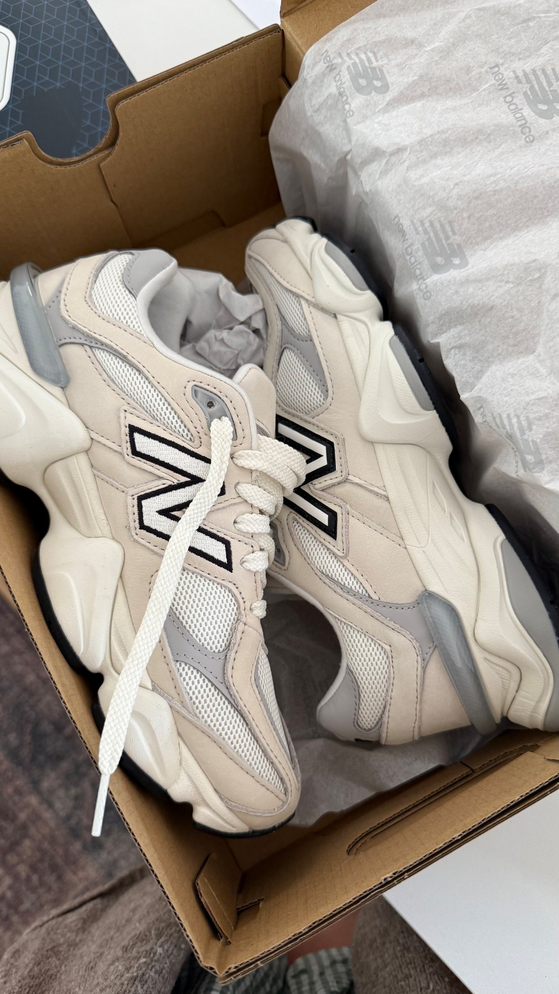 New kicks, who dis? Obsessed with the neutral tones and chunky sole on these New Balance sneakers—so comfy and stylish for everyday wear. Linked them for you and some other favorites

Size 7.5 TTS

#LTKfit #LTKshoecrush #LTKstyle #LTKfinds #newbalance #neutralstyle #sneakerstyle #momstyle #everydaystyle #comfyandcute #streetstylevibes #fallfashion #trendingnow #ltkfashionfinds #ltkcasualstyle


#LTKGiftGuide #LTKShoeCrush #LTKTravel