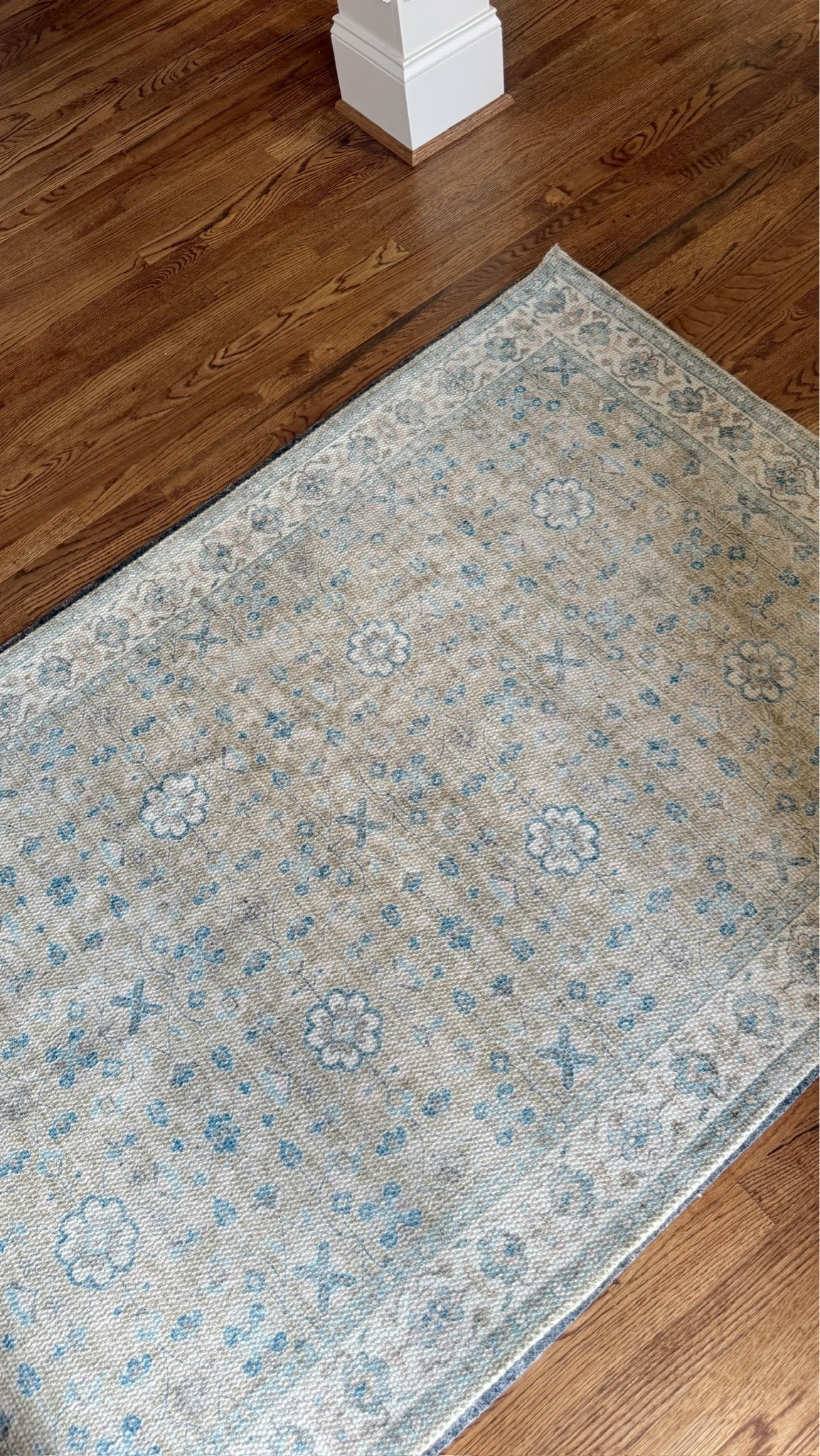 The prettiest new entryway rug 🤍

I have the 4x6 and it’s the perfect size for our entryway! It looks so high-end and adds the prettiest finishing touch to the space.

#LTKmomlife #LTKHome #LTKSeasonal