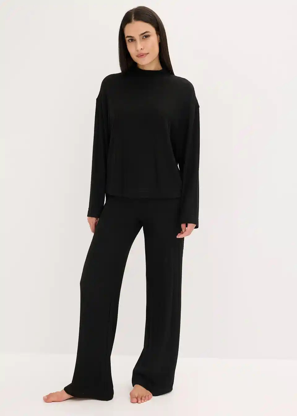 Weit geschnittener Loungewear Hausanzug aus weicher Rippe | Bonprix DE