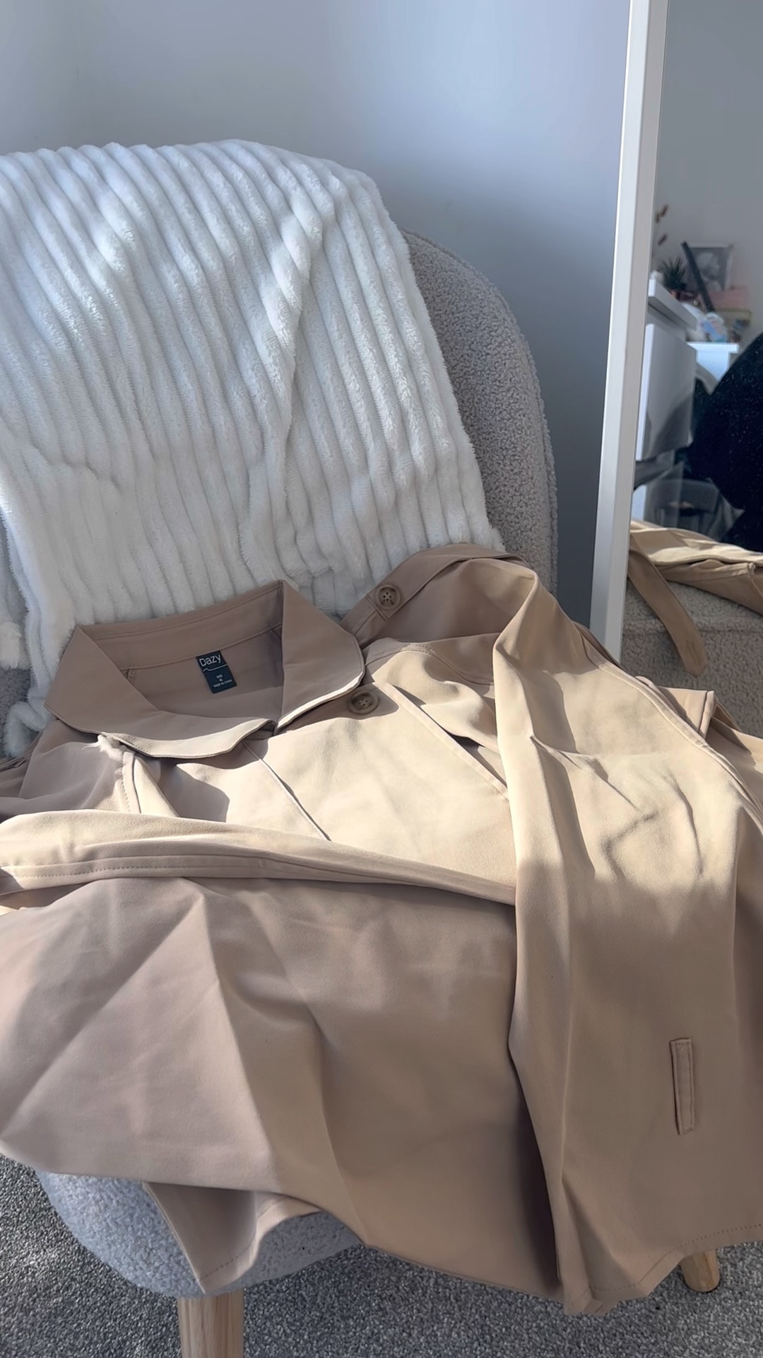 paris outfits, paris style, paris outfit inspo, paris spring outfits, paris outfit inspiration

#LTKstyletip #LTKeurope #LTKFind