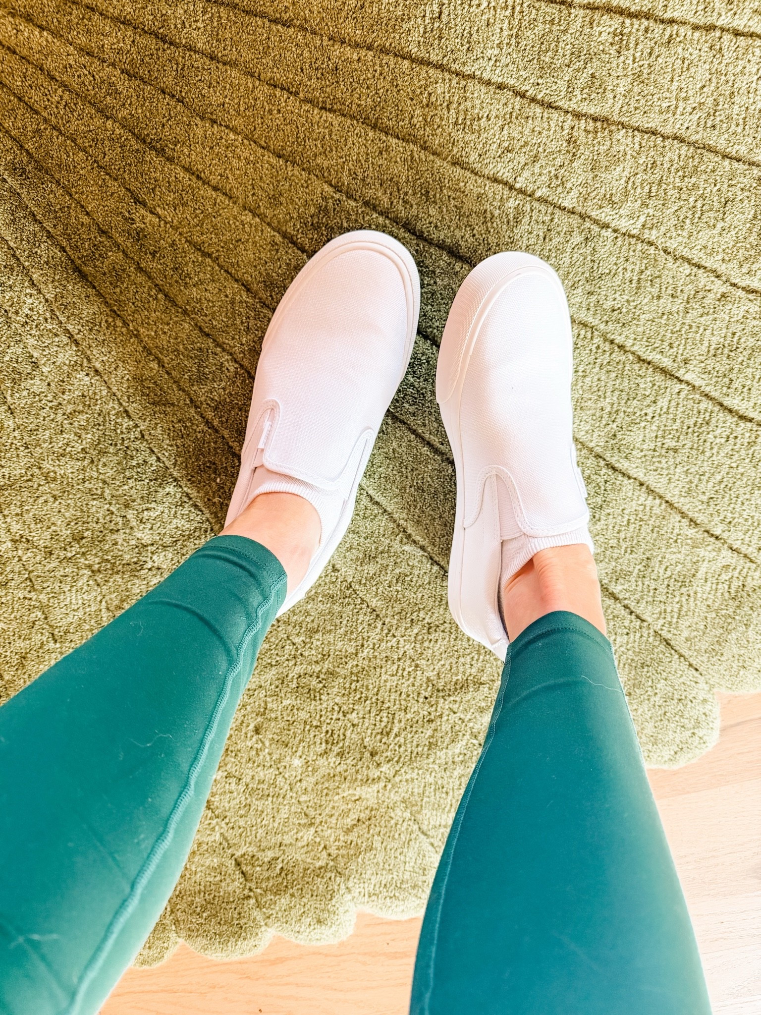 Amazon sneakers, wearing size 9.5 TTS #amazonfashion #sneakers

#LTKSeasonal #LTKootd #LTKmomlife