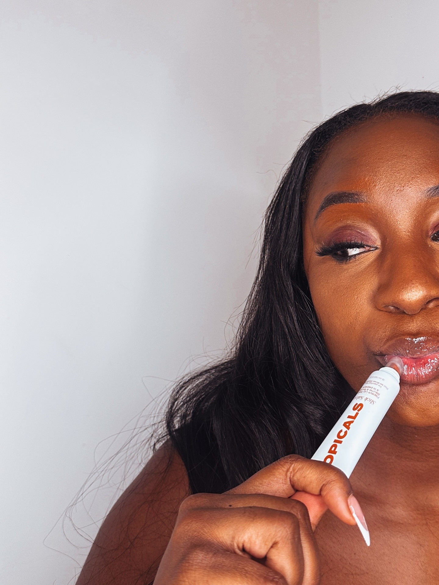 Keeping my lips🫦 moisturized with @topicals Papaya Slick Salve Lip Balm #FadedFridays

#fashion #style #beauty #lifestyle

#LTKTravel #LTKBeauty #LTKselfcare