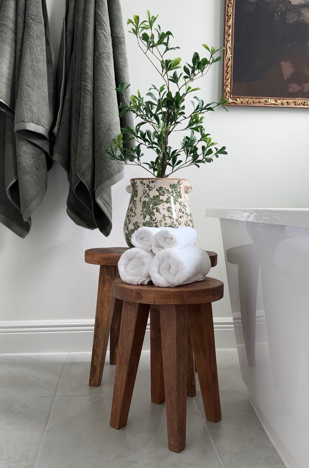 Bathroom inspo 😍 these stools are sometimes available for store pickup but I will link the black as well

#LTKSaleAlert #LTKHome #LTKSeasonal