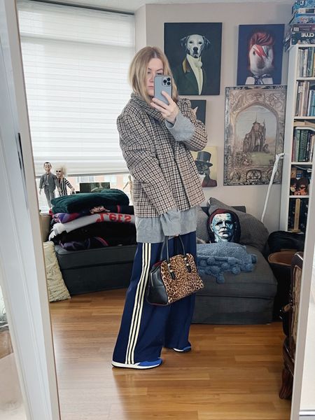 I’m loving these new wide leg track pants. You know when you try something on and you instantly know you love it? That’s how you should feel for every piece you buy. Never buy anything that you think, “meh, I can probably make this work”. Save your money for a piece that works the moment you put it on.
Bag and jacket secondhand.
•
#springlook  #torontostylist #StyleOver40 #90svintage #retroadidas  #secondhandFind #fashionstylist #slowfashion #FashionOver40  #MumStyle #genX #genXStyle #shopSecondhand #genXInfluencer #genXblogger #secondhandDesigner #Over40Style #40PlusStyle #Stylish40


#LTKfindsunder100 #LTKstyletip #LTKover40