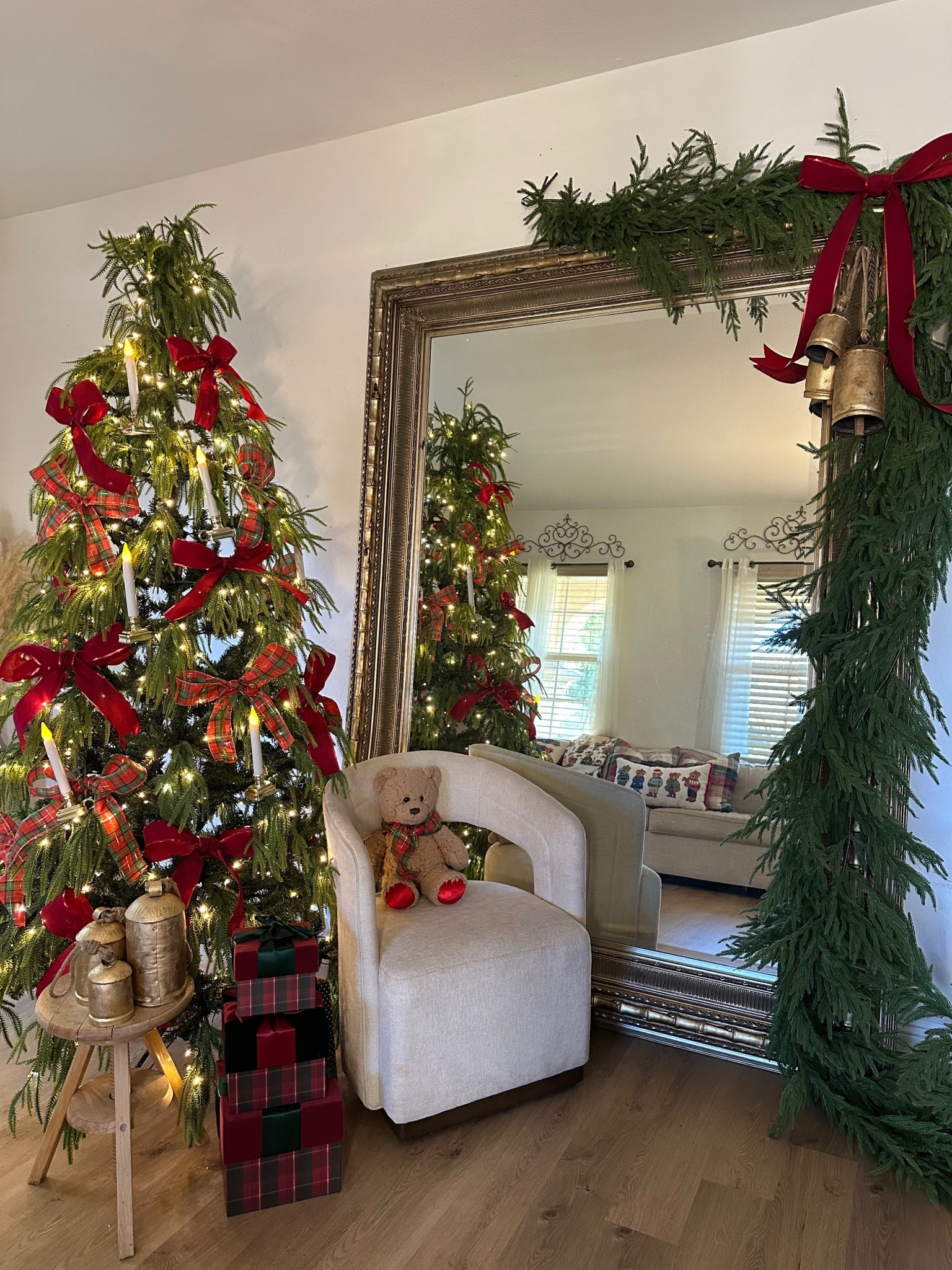Christmas decor🎄🧸♥️

#LTKGiftGuide #LTKHome #LTKHoliday