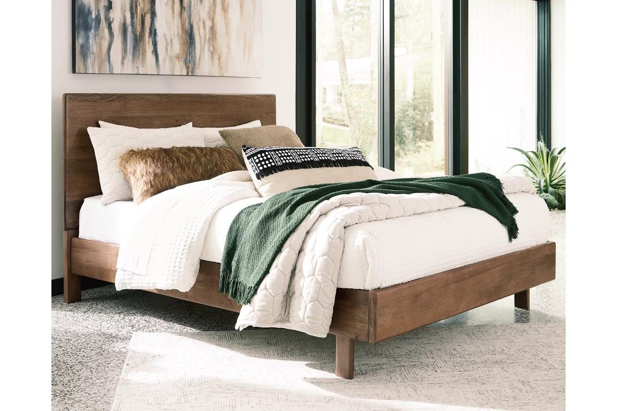 Isanti King Panel Bed | Ashley | Ashley Homestore