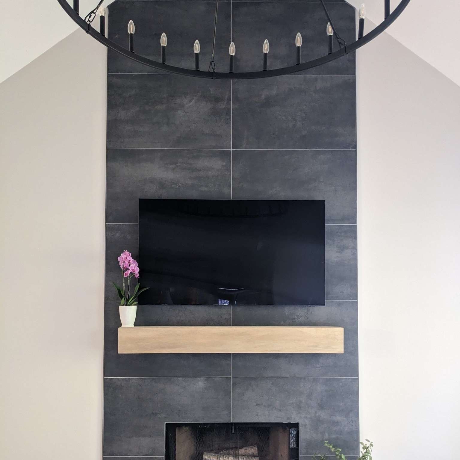I only like drama when it's in a design. This fireplace is dramatic, elegant and GORGEOUS!! 

 #atlantadecorator #makinghomedreamshappen #atlantadesigner #lovewhereyouliveatlanta #beautifulspaces #modernfireplace #dramaticfireplacedesign 



#LTKSaleAlert #LTKStyleTip #LTKHome