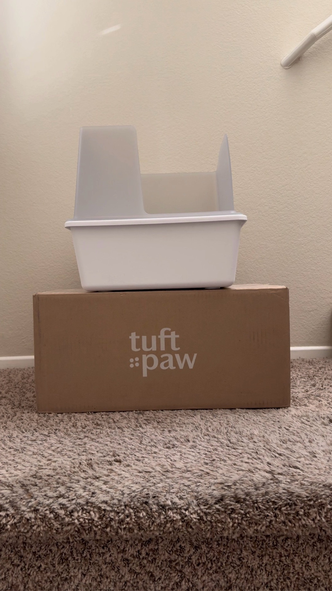 @Tuft & Paw Litter Box 🤩🙌🏼 This thing is durable! High side walls for cats, like mine, that love to throw that litter around🤣 Thank you Tuft & Paw for working with us again for a second time 🥰 We are so excited for our first item to start our new donation collection for Pawla’s rescue home 🏠🥹🐱🐾💛 Stay tuned for our after Pawla journey to see what all we can get for their big donation ahead! 😍🙌🏼 Thank you Lord for the ability to work with brands and have extra funds to give back and donate to amazing organizations like hers!! 🫶🏼✨ #litterboxhack #litterboxcleaning #catlitterhack #litterboxtips #tuftandpaw #ltkpets #ltkcats #litterbox #litter #catlitter #catlitterboxes