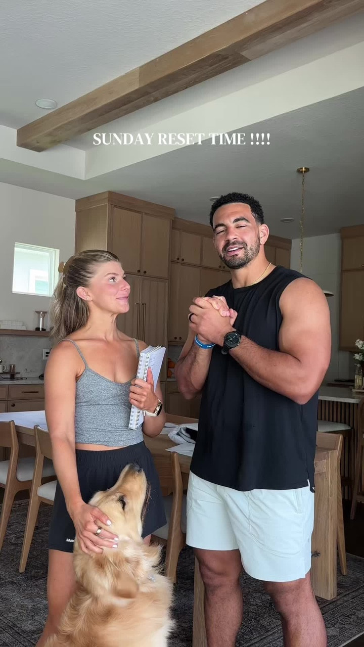 What did we do for Sunday resets when we didn’t have a ridiculous amount of dog hair everywhere ?????? JW!

#LTKootd #LTKdayinmylife #LTKActive