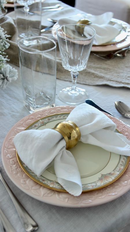 Setting a stylish table says this time together is special, and the guests are special!
This napkin bow is one of my favorites. And look how easy it is!!!

#tablescape #napkinfolding #tablesetting #tablestyling

#LTKVideo #LTKhome #LTKparties