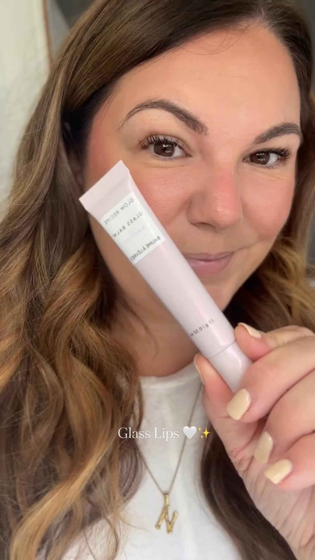 You’ve heard of glass skin but what about glass lips? 🤍✨
@glowrecipe Glass Balm will give you your glossiest most hydrated glassy lip shine 

#glowrecipe #glowgang #glassbalm #glossylips #glasslips #kbeautyaddict #kbeautyskincare #lipproducts #lipbalmaddict #kbeautyproducts #lipcareproducts #beautylovers #ugcbeauty