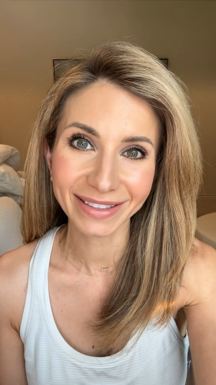 Today’s makeup look 💄
Shades
Skin tint - Nude
Concealer - 9
Powder foundation - Golden Glow
Bronzer - She’s Bronze 
Loose powder - Peach Pie 
Eye liner - Amber Haze
Lip liner - 3C
NARS shadow stick - Don’t Touch 
Fenty lipstick - 04 Motha Luva

#LTKBeauty #LTKOver40 #LTKVideo