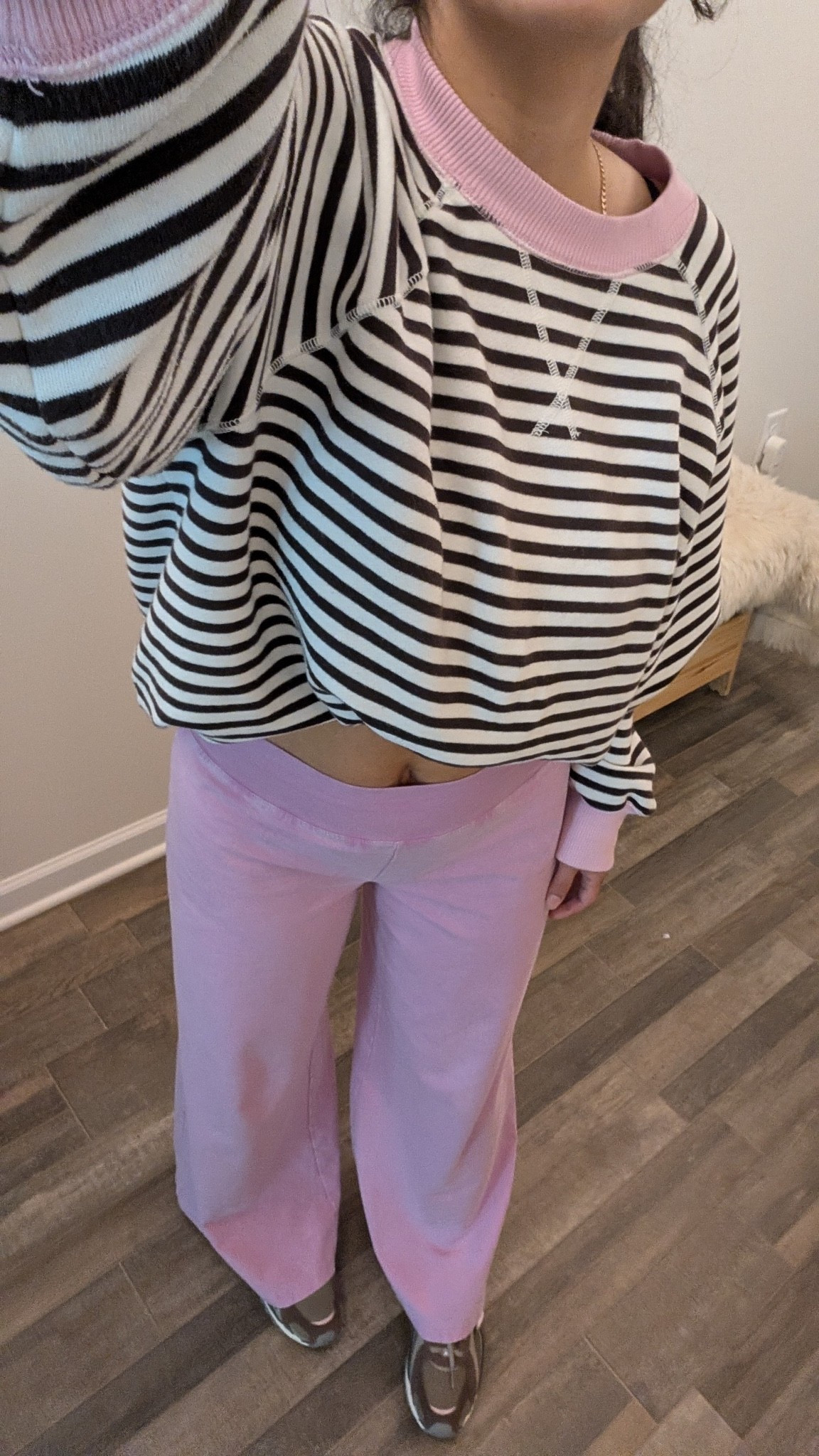 New balance 204l sneakers (runs narrow so I sized up 1!)
Aerie OG cotton wide leg pants (xs short)
Aerie striped boyfriend sweatshirt (s)
@Aerie

#LTKPetite #LTKSaleAlert #LTKootd
