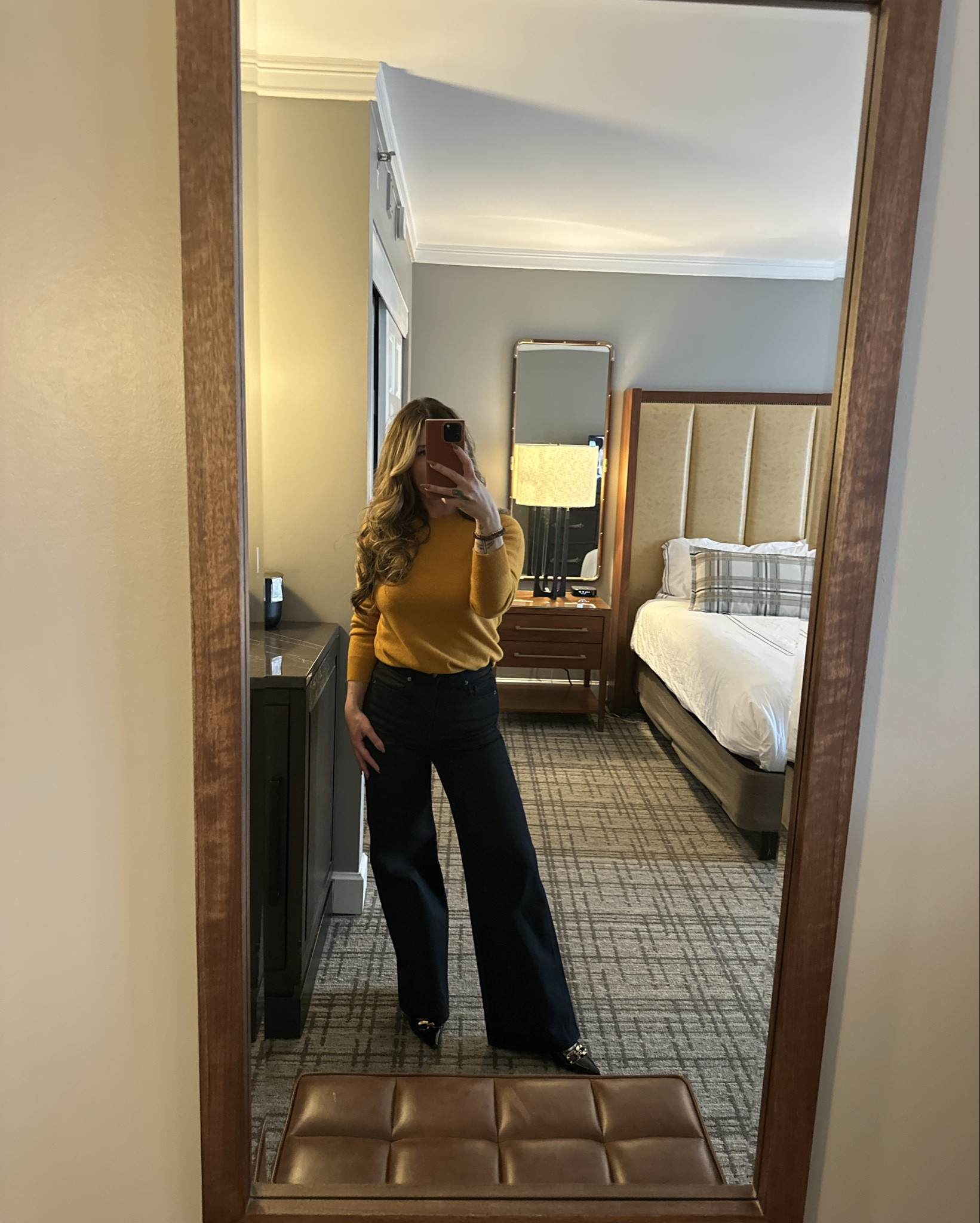 I absolutely love the fall color palette 🤎 I’m wearing a cozy long sleeve from Dillard’s and the comfiest pants from Nordstrom. Perfect for chilly work days!

Shop the full look! 

#LTKStyleTip #LTKSeasonal #LTKWorkwear