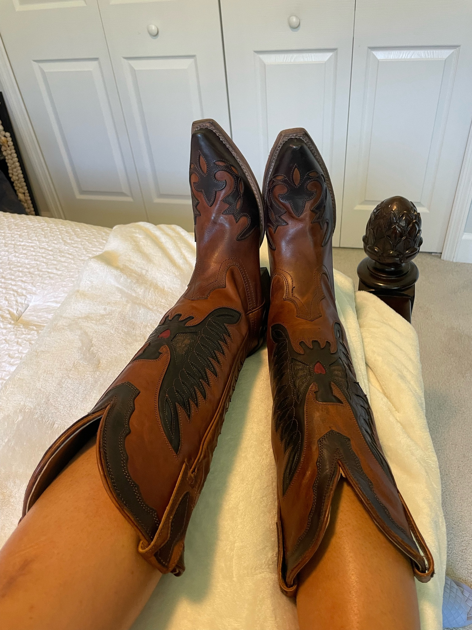Free bird boots. Cowgirl boots. Cowboy boots. Willie boots. Western. Country. Country concert outfit. Brown boots. #bootbarn #cowboyboots #nashville #western #westernfashion #fringe #westernchic #nashvilletennessee 


#LTKFind #LTKstyletip #LTKshoecrush