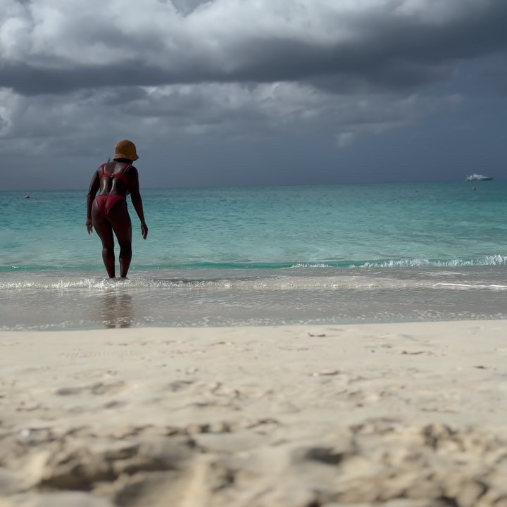 First solo trip - done, enjoyed, lived, experienced, explored.
Already looking for the next destination although Turks will be my go to easily!  It felt good to move how i wanted, do what i wanted, slow down, reflect and dilly dally! I’m proud of myself 🤭🙌🏾

SN: An Aperol spritz loved to see me coming lol can’t wait til i actually make it to Italy to have an authentic one… ( see what i did there, planting seeds ) lol