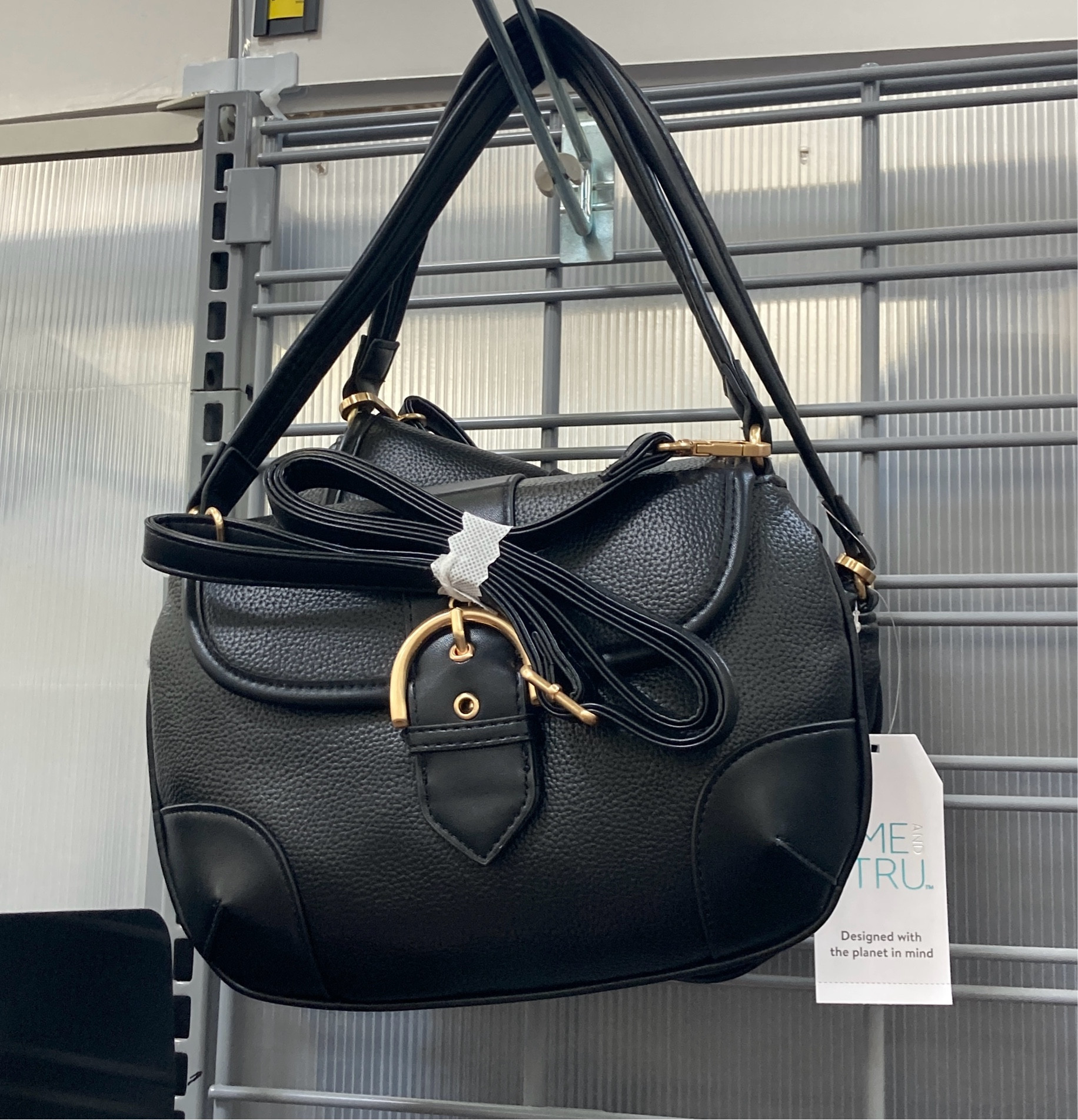 Check out this coach inspired bag under $20. Raise your hand if you had this as a coach bag in 2006-2008-ish? 

#LTKFindsUnder50 #LTKItBag #LTKStyleTip