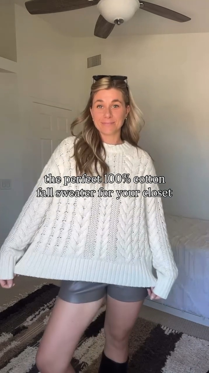 Gilmore girls inspired sweater from @pacsun 
🍂Link in Bio and Highlights 

#Fall vibes #gilmoregirlsquotes #gilmoregirls #momstyles #ootdfall