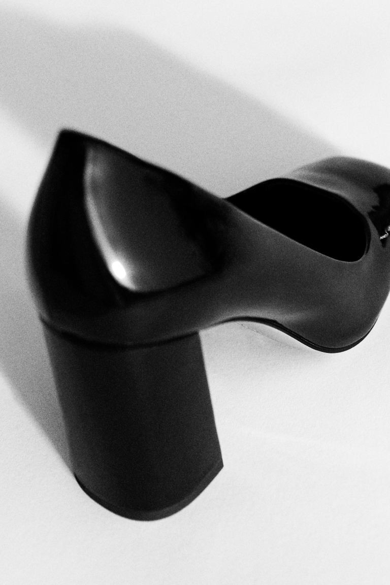 Court shoes - Black - Ladies | H&M GB | H&M (UK, MY, IN, SG, PH, TW, HK)