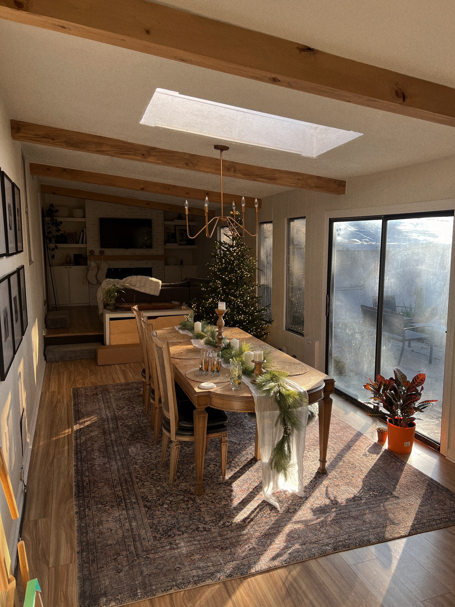 Dining table Christmas decor 🎄🏡🎁

#LTKSeasonal #LTKhome #LTKHoliday