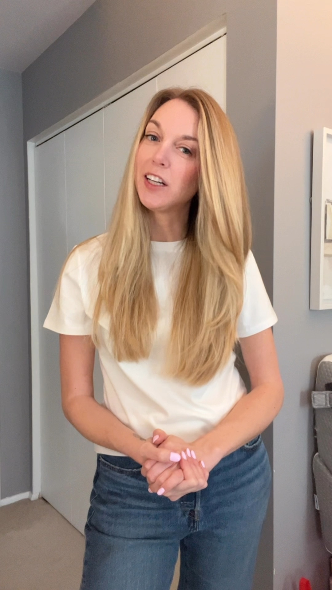 $8!! white T-shirt that is the perfect essential for all of your spring and summer outfits. It has great quality runs looser and is still holding it shape well. It’s a must for the new season! I’m wearing a size small and I’m 58 135 pounds and 28 in the waist and 39 in the hip. It’s very similar to the Abercrombie and Fitch T-shirt.

#LTKFindsUnder50 #LTKStyleTip #LTKSaleAlert